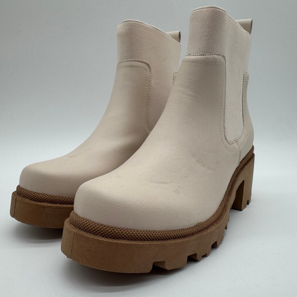 Women's Beige Chelsea Ankle Boots Lug Sole Platform Booties Size 8 New
Category